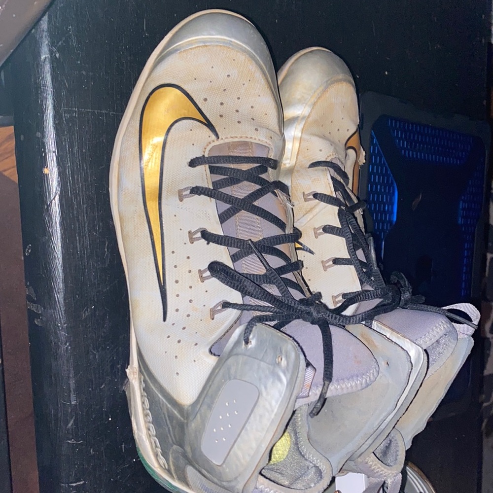 metal spikes size 11 nike hurache baseball cleats used